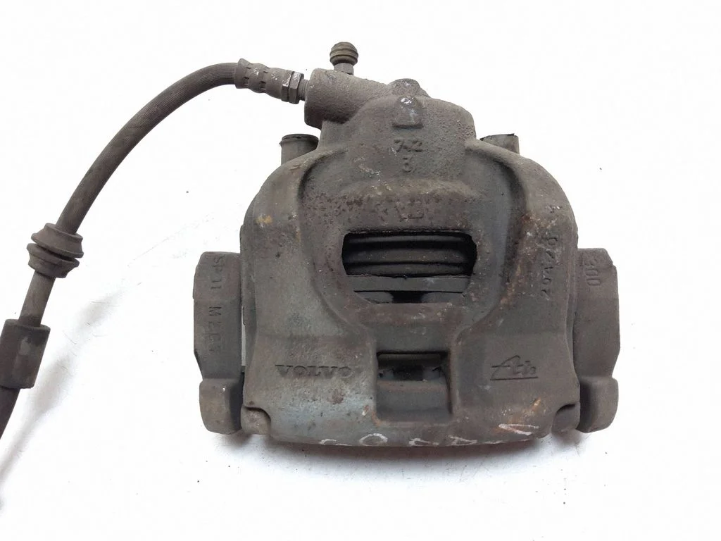Front brake caliper – right