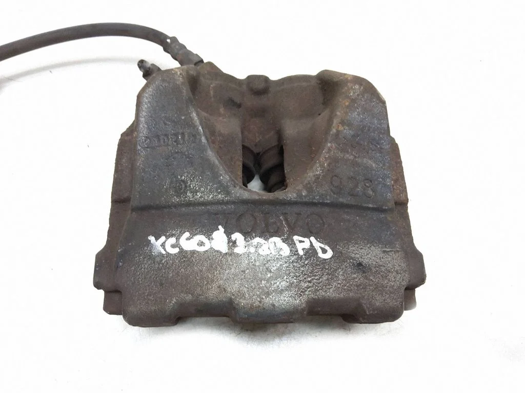 Front brake caliper – right