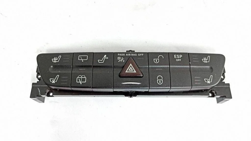 Hazard light switch – Mercedes-Benz E-Class W211 (2002-2009)