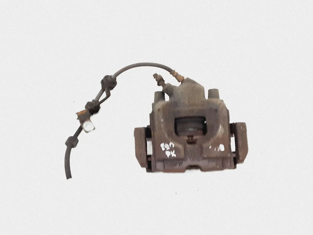 Front brake caliper – left