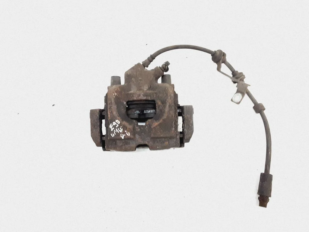 Front brake caliper – right