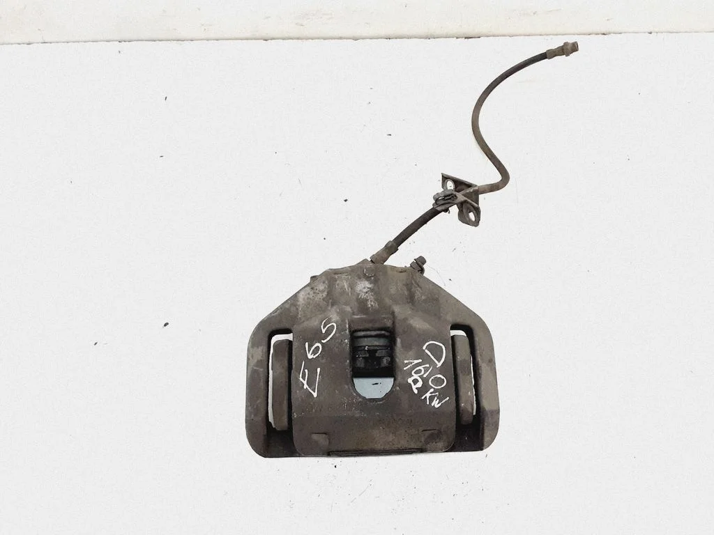 Front brake caliper – right
