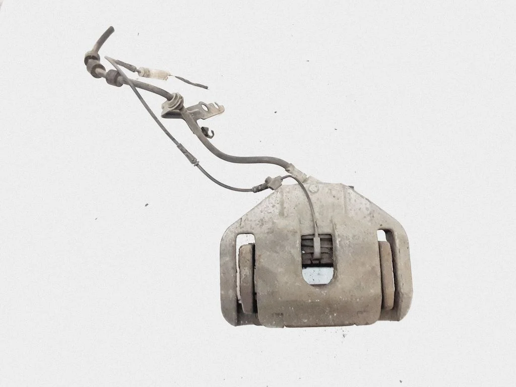 Front brake caliper – left
