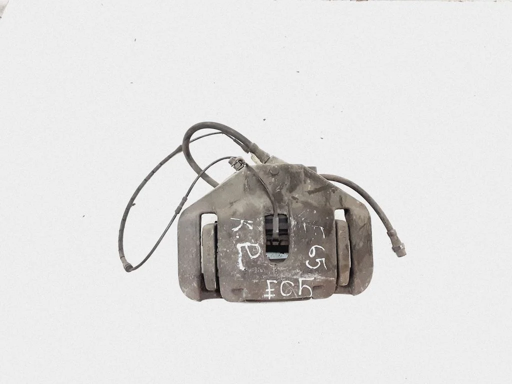 Front brake caliper – left