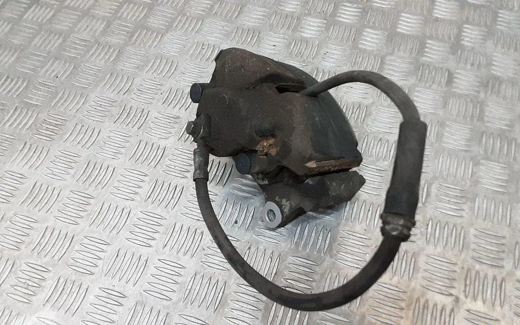 Front brake caliper 582VL