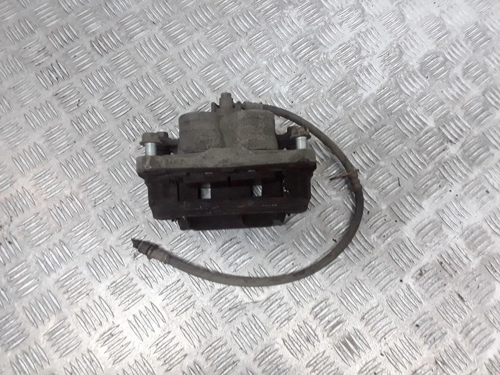 Zacisk hamulcowy przedni – Subaru Outback (2009-2014)