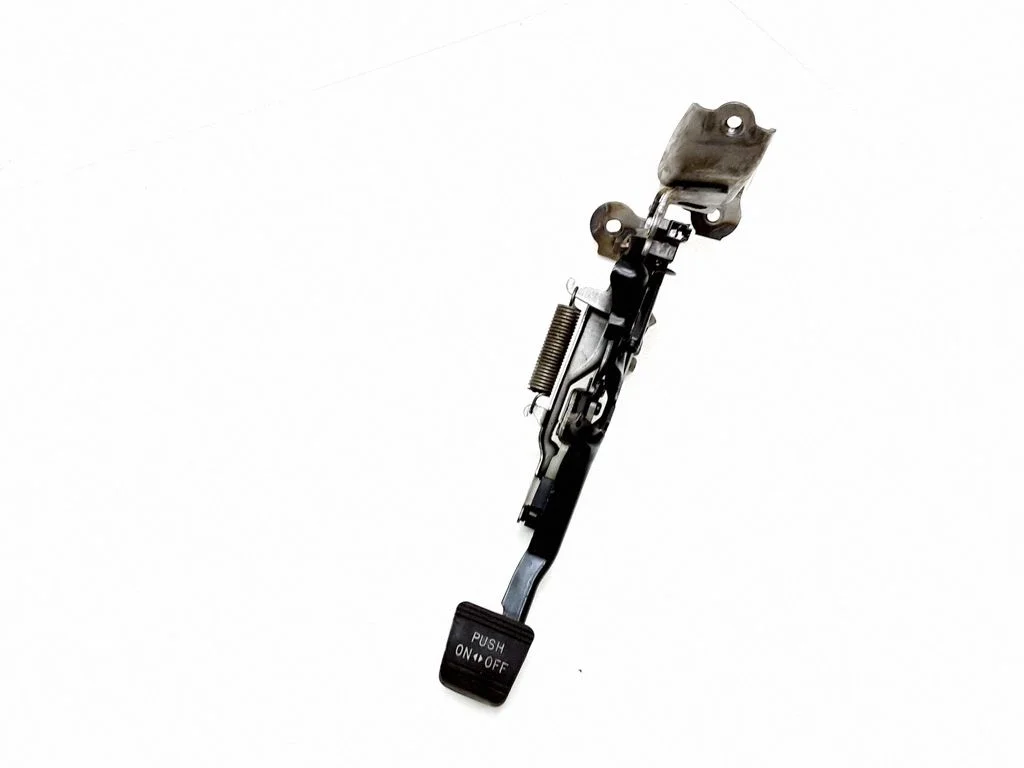 Handbrake/parking brake lever assembly