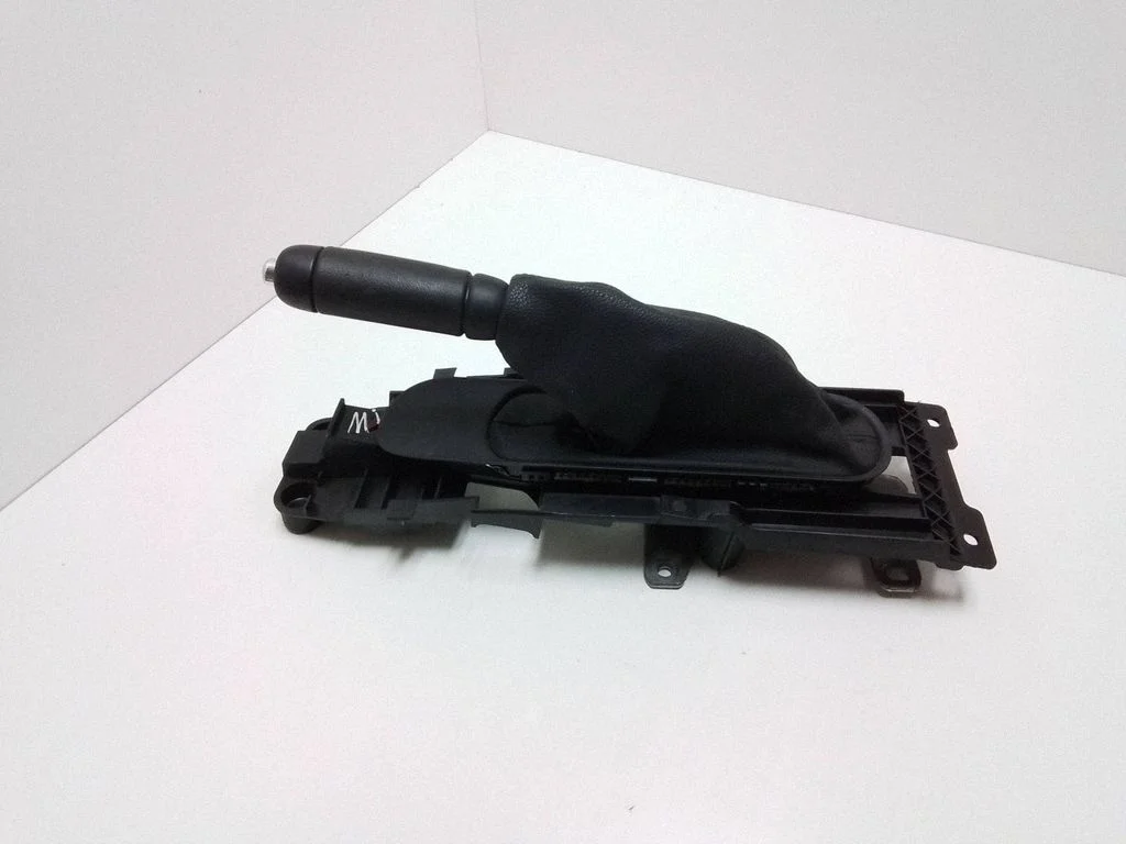 Handbrake/parking brake lever assembly 6774814