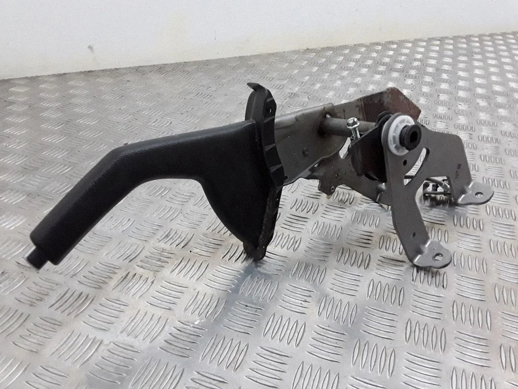 Handbrake/parking brake lever assembly