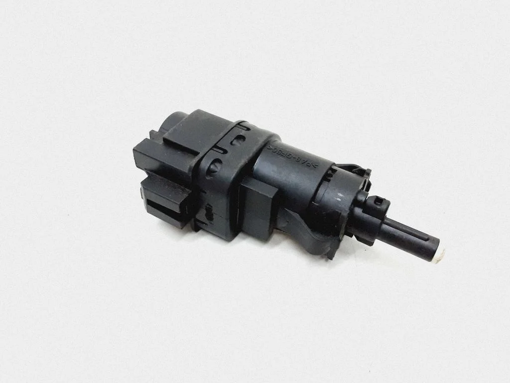 Brake pedal sensor switch – Volvo V70 (2005-2008)