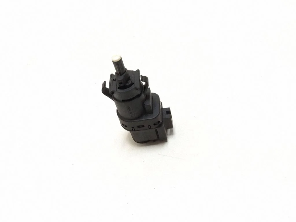 Brake pedal sensor switch – Volvo V70 (2005-2008)