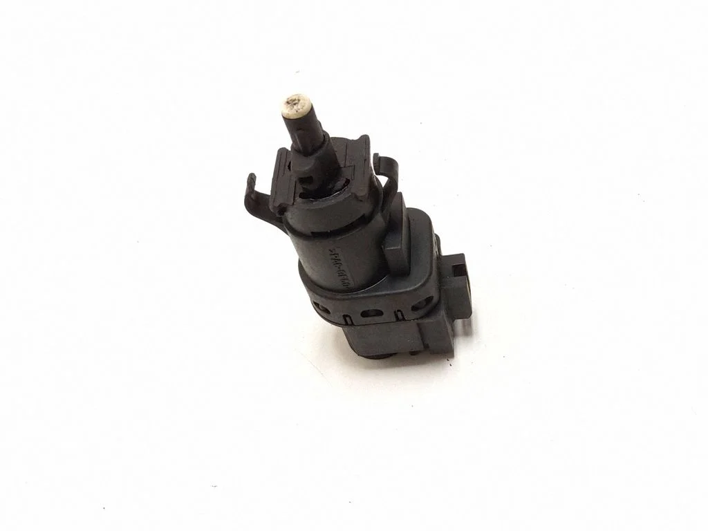 Brake pedal sensor switch – Volvo V50 (2008-2012)