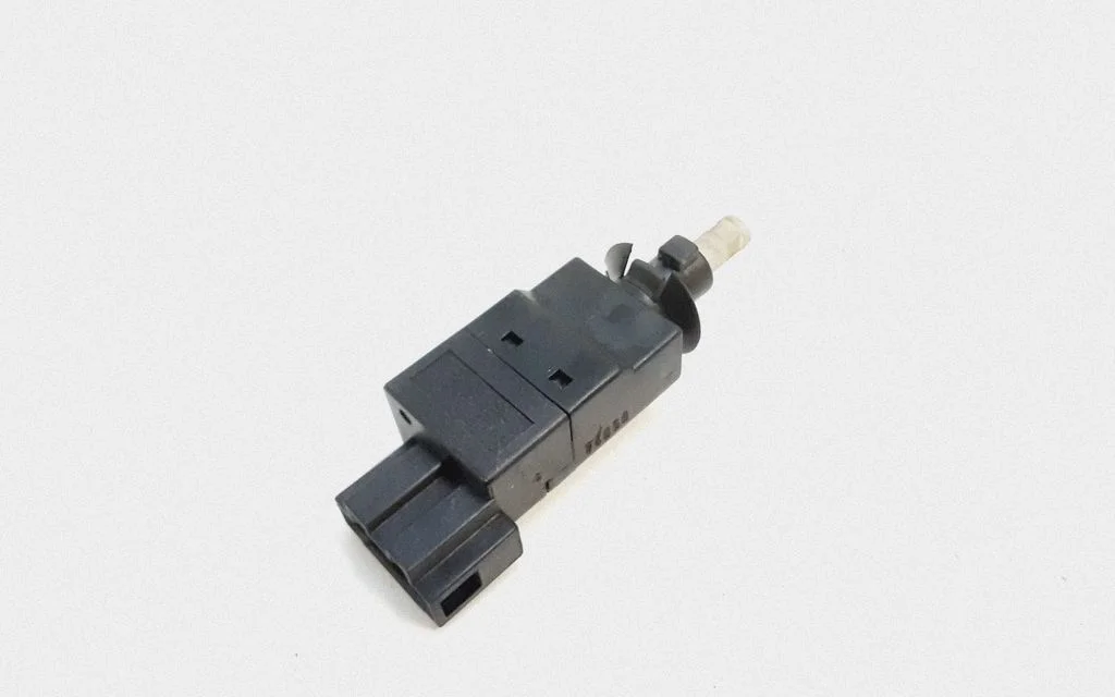 Brake pedal sensor switch – Mercedes-Benz CLS-Class C219 (2003-2011)