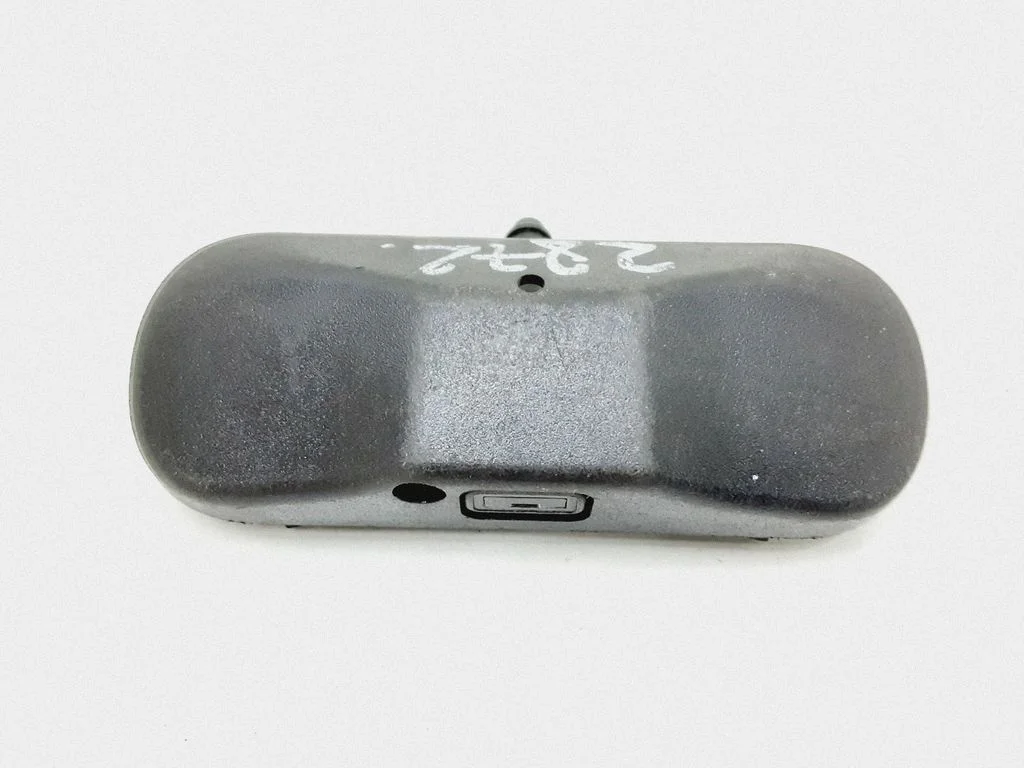 Windshield washer spray nozzle – Volkswagen e-Golf (2014-)