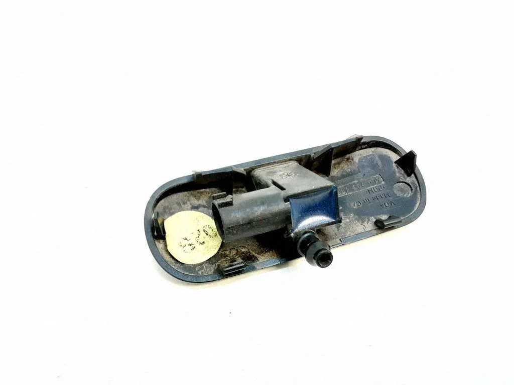 Windshield washer spray nozzle – Audi Q7 4L (2005-2015)