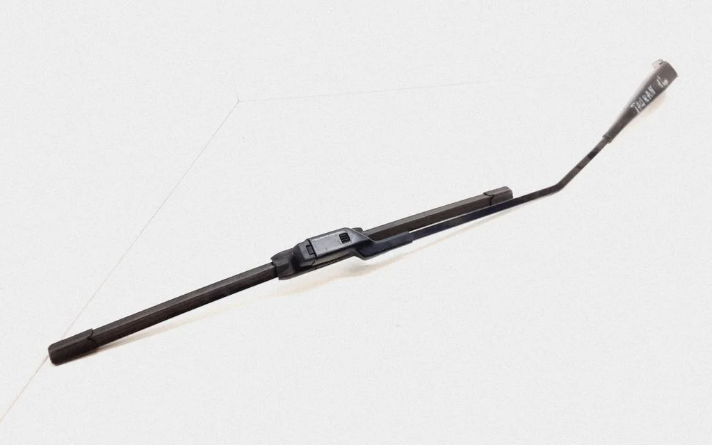 Windshield/front glass wiper blade 2K1955410B