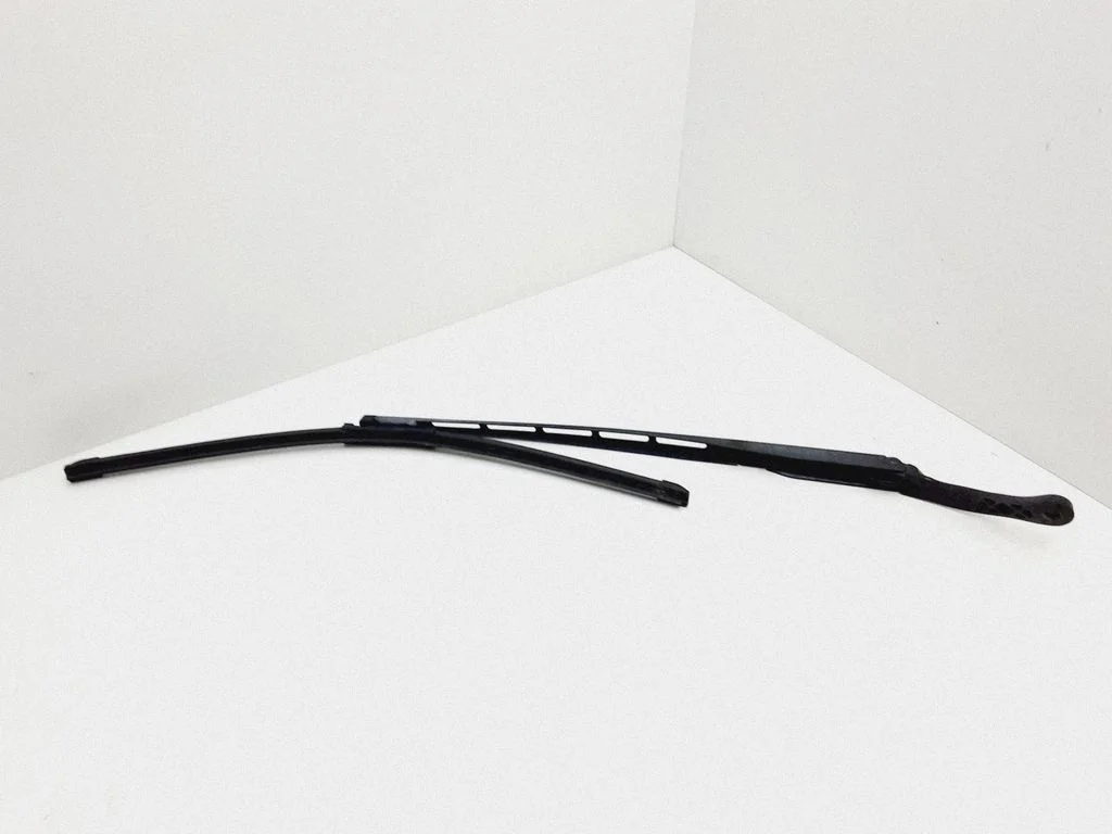 Windshield/front glass wiper blade 9650104080