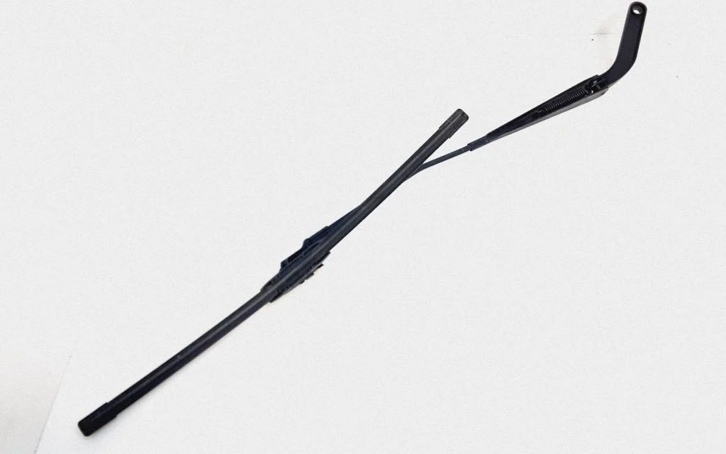 Windshield/front glass wiper blade 7153739