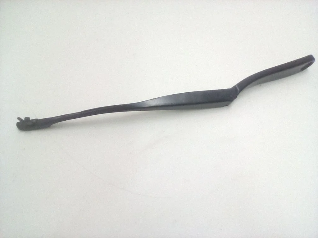 Windshield/front glass wiper blade – left