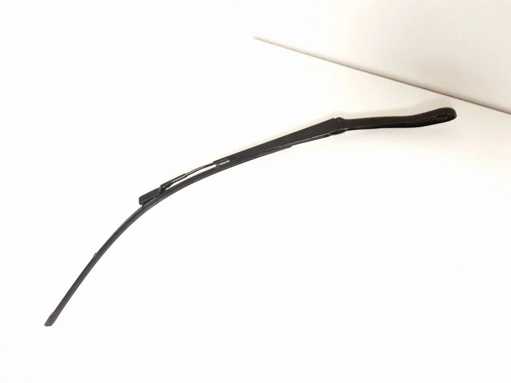 Windshield/front glass wiper blade BJ3217527AA