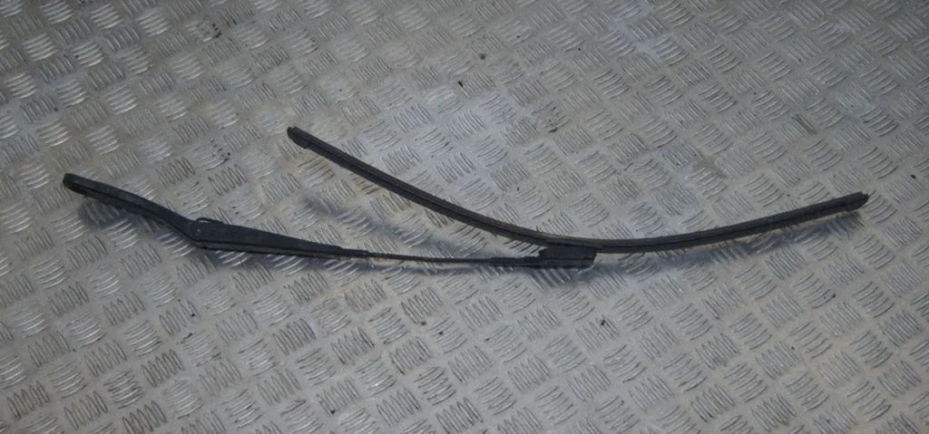 Pióro wycieraczki przedniej – Volvo V50 (2008-2012)