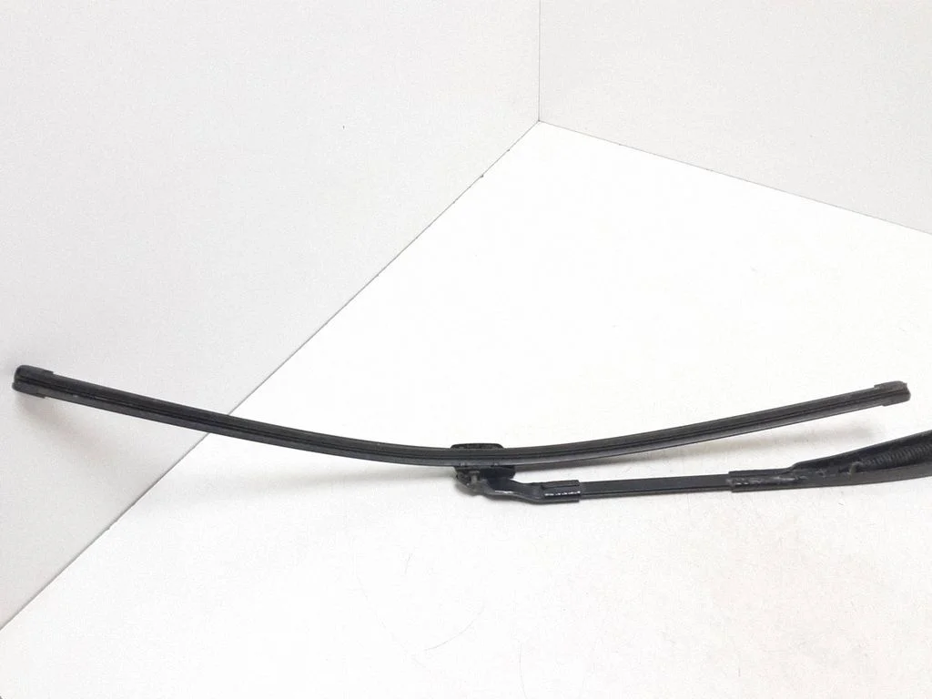 Front wiper blade arm A2128201344
