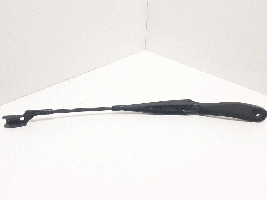 Front wiper blade arm – Volvo V50 (2008-2012)