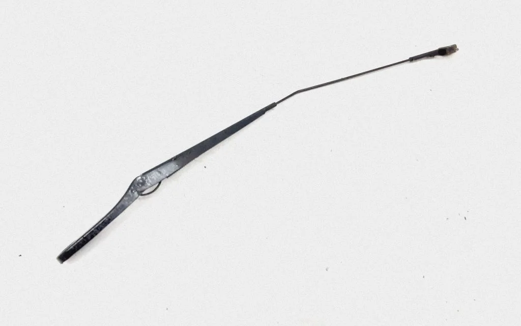 Front wiper blade arm – Volvo V50 (2004-2007)