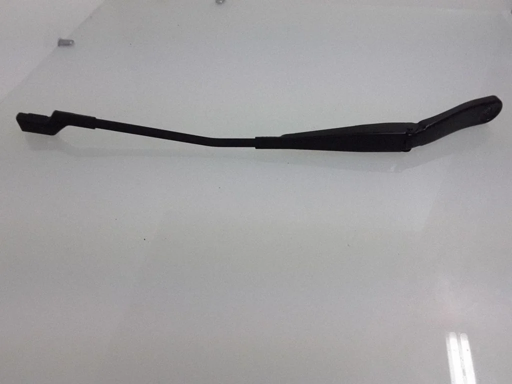 Front wiper blade arm – front right