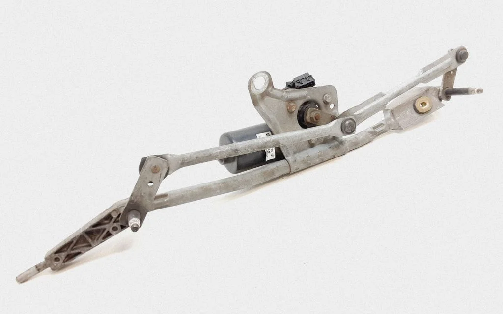 Front wiper linkage and motor 09151850