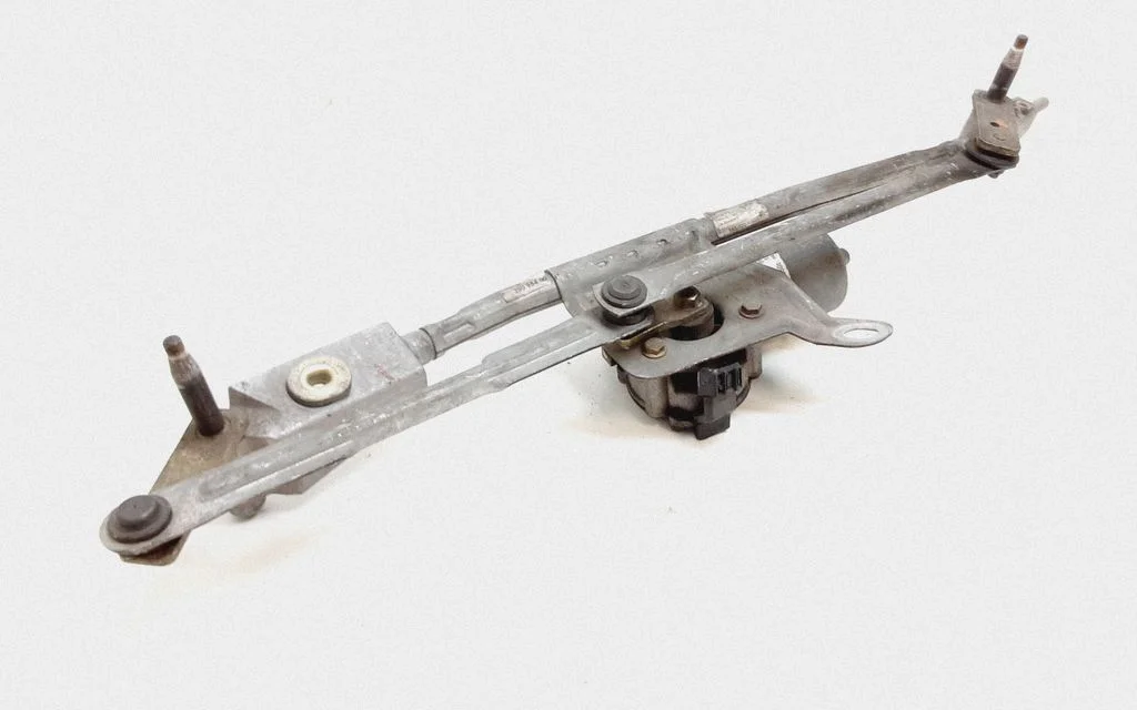Front wiper linkage and motor – Volvo S60 (2005-2010)