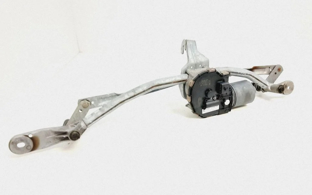 Front wiper linkage and motor 7272367