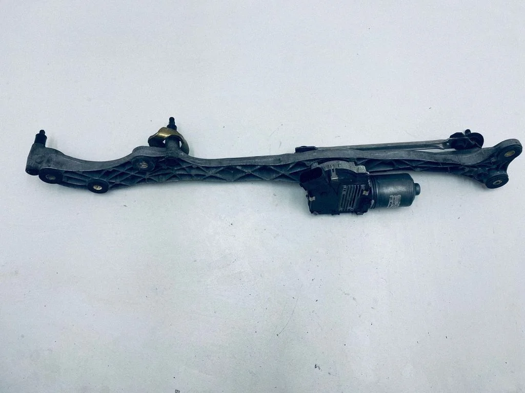 Mechanizm wycieraczek z silniczkiem 6923740