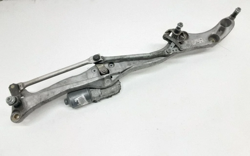 Front wiper linkage and motor 7115706