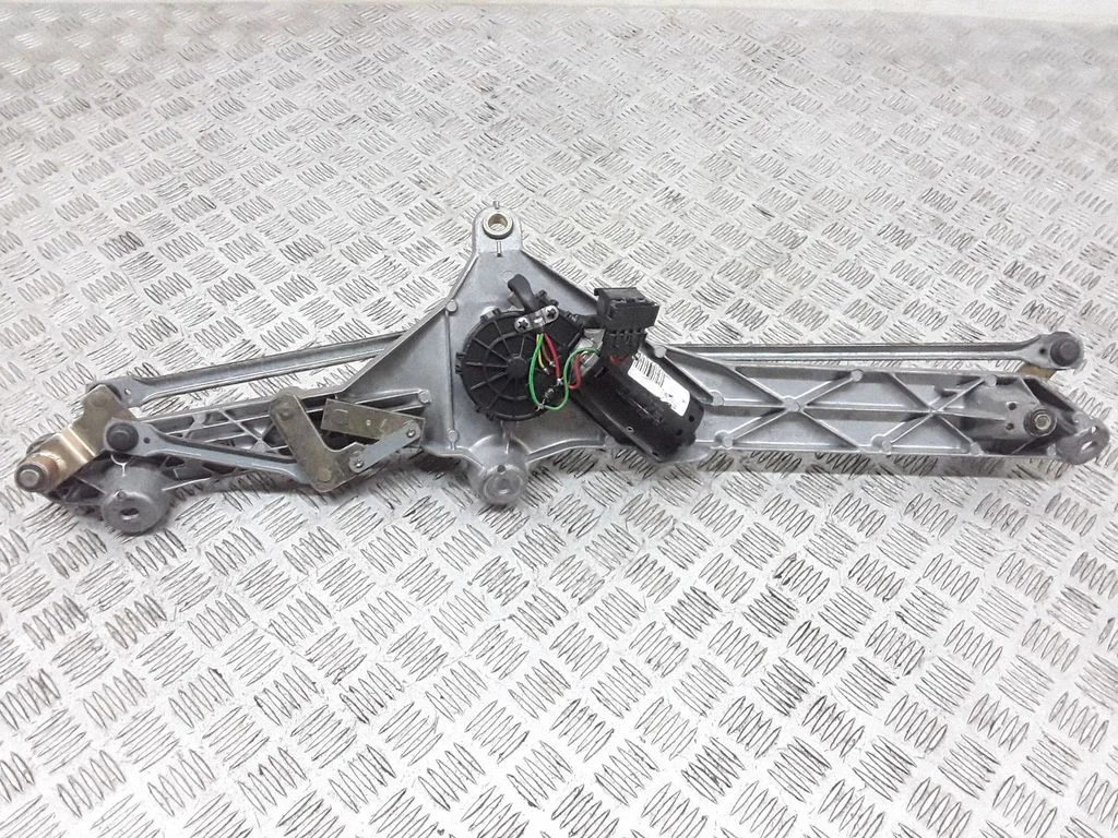 Front wiper linkage and motor – Mercedes-Benz S-Class W220 (1998-2006)