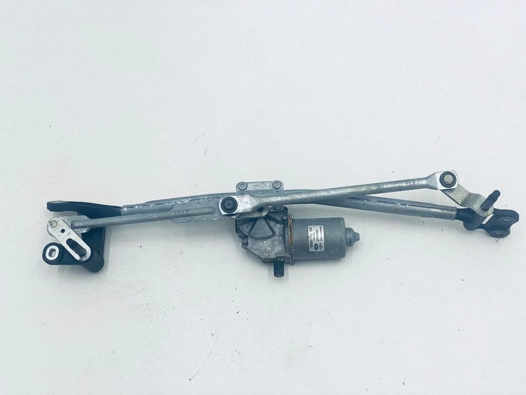 Front wiper linkage and motor