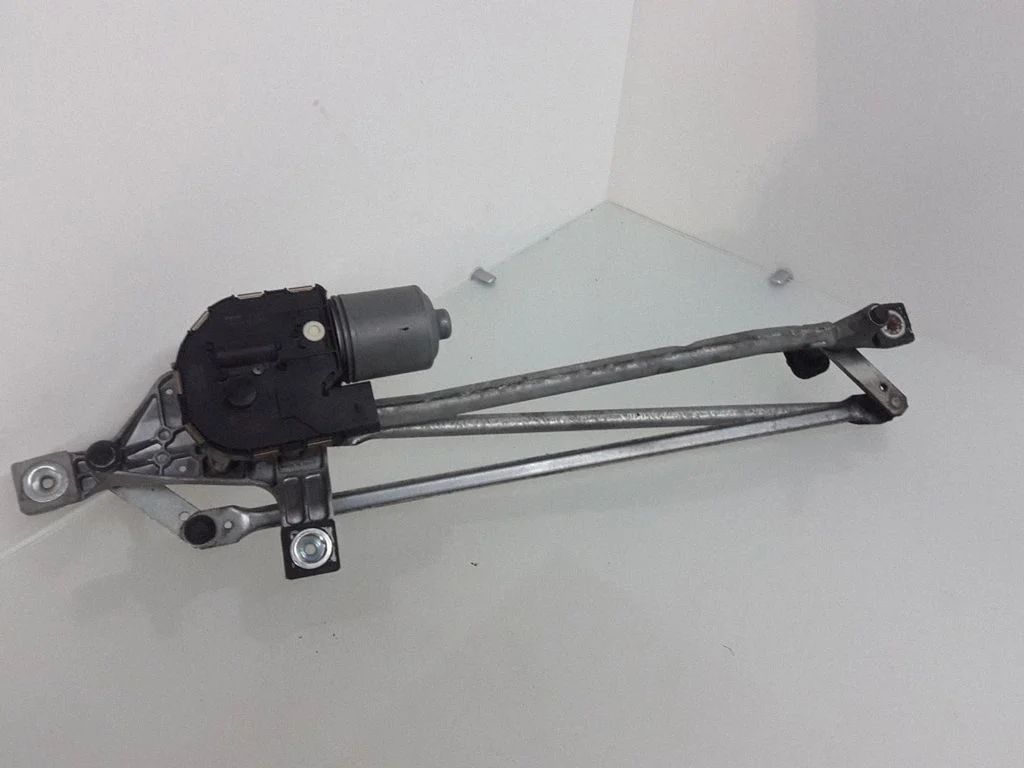 Front wiper linkage and motor