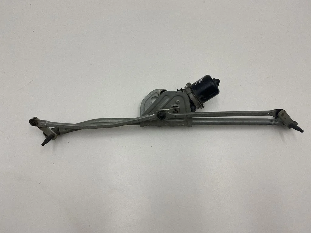 Front wiper linkage and motor