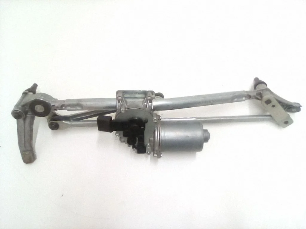 Front wiper linkage and motor – BMW 3 Series E90 E91 (2005-2012)
