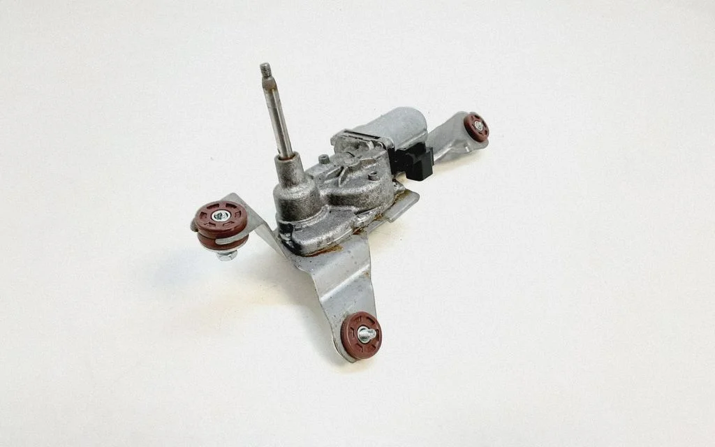 Rear window wiper motor KB7W67450