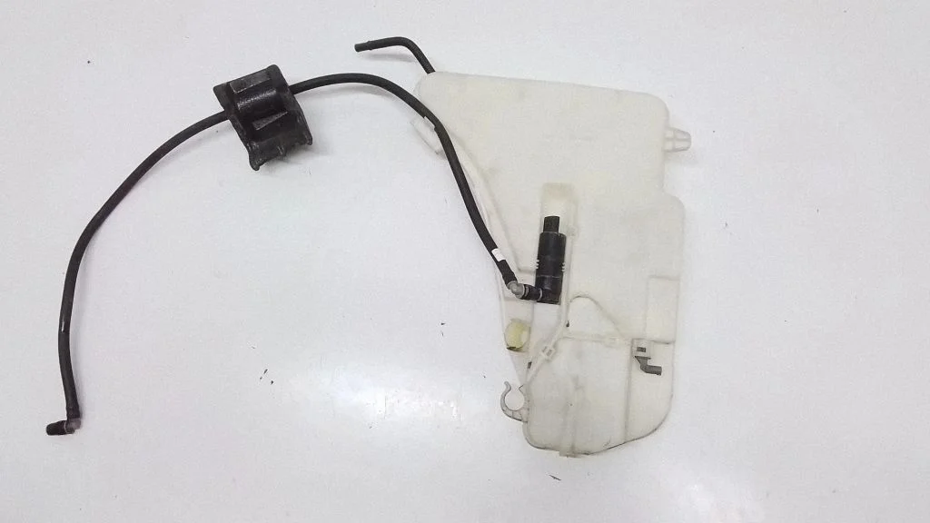 Windshield washer fluid reservoir/tank 7178745