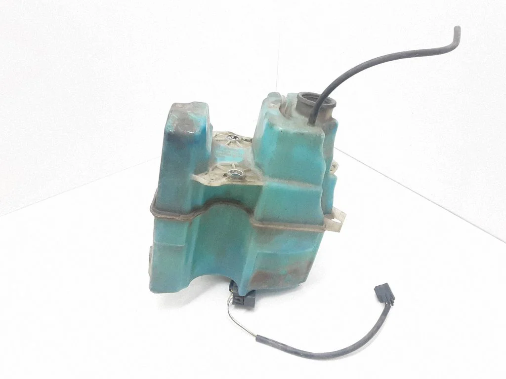 Windshield washer fluid reservoir/tank 9178881