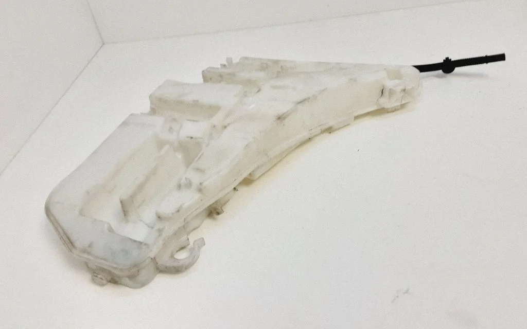 Windshield washer fluid reservoir/tank 8050439