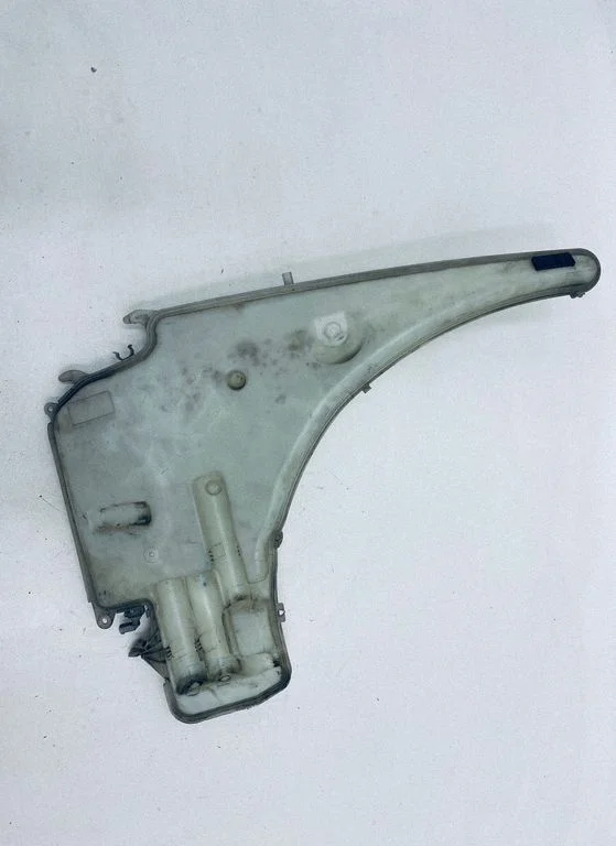 Windshield washer fluid reservoir/tank – BMW 1 Series E81 E87 (2004-2011)