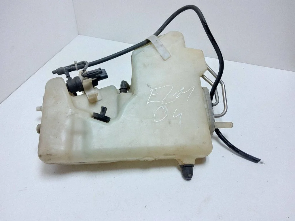 Windshield washer fluid reservoir/tank – Mercedes-Benz CLS-Class C219 (2003-2011)