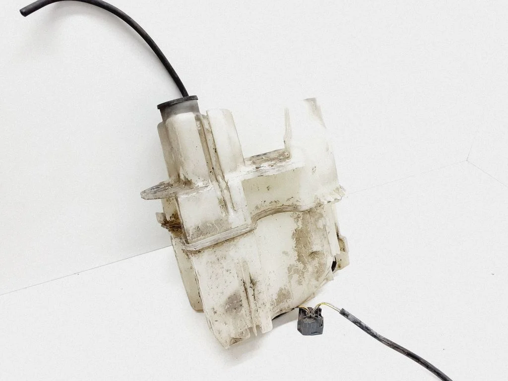 Windshield washer fluid reservoir/tank 9178881