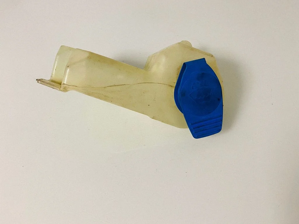 Windshield washer fluid reservoir/tank – Audi A4 S4 B6 8E 8H (2001-2005)