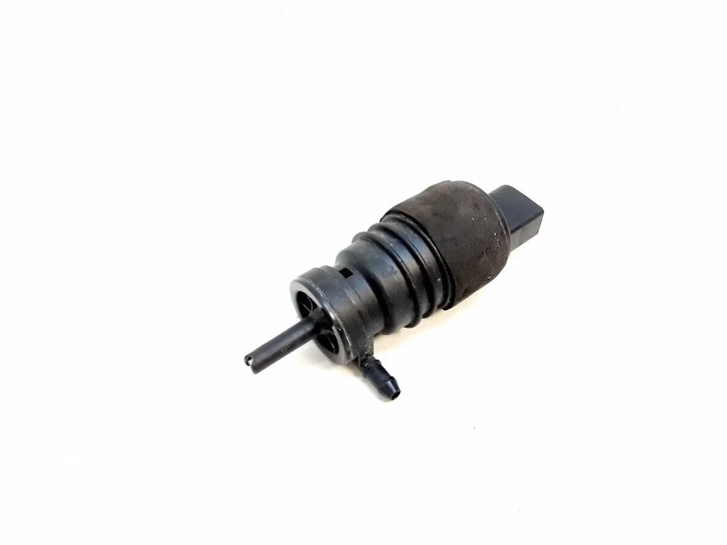 Windscreen/windshield washer pump – Audi A4 Allroad B8 (2008-2016)