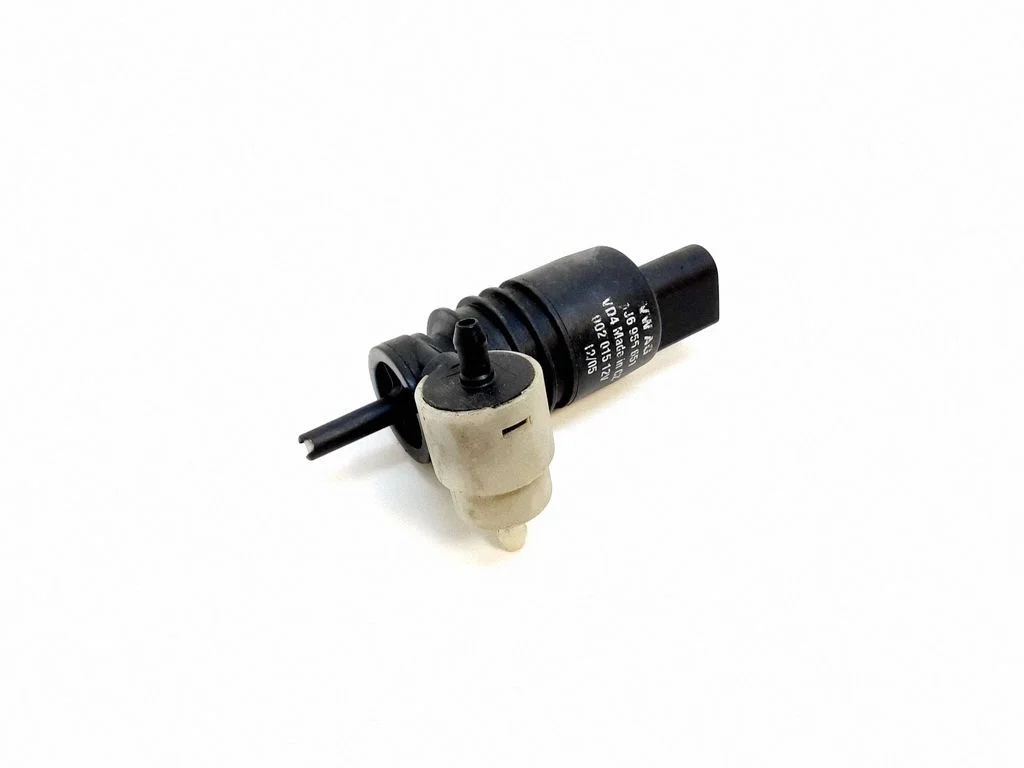 Klaasipesuvedeliku pump (klaaside) 1J6955651