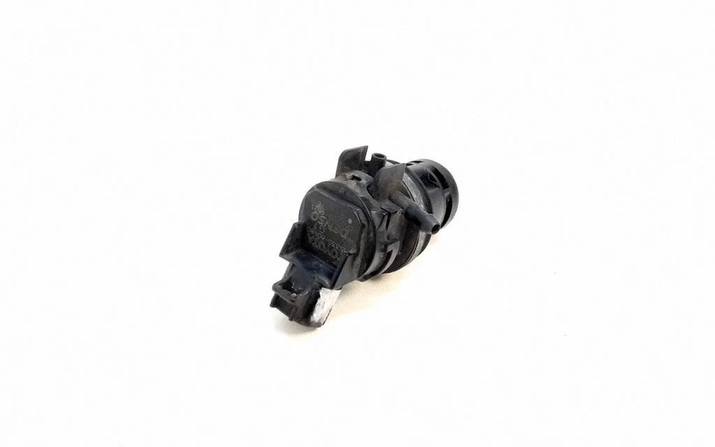 Klaasipesuvedeliku pump (klaaside) – Toyota RAV 4 (XA30) (2006-2016)